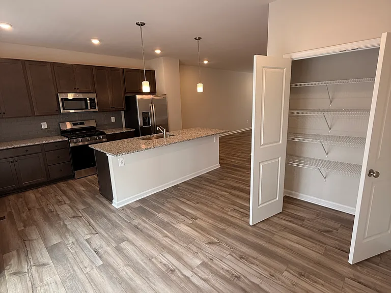 8728 Pioneer Hill Dr — Photo 22