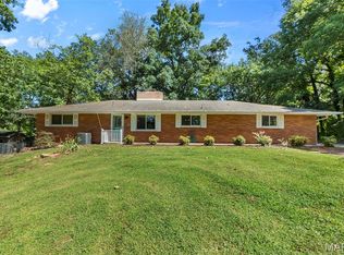 1860 Lakeshore Dr, Cape Girardeau, MO 63701