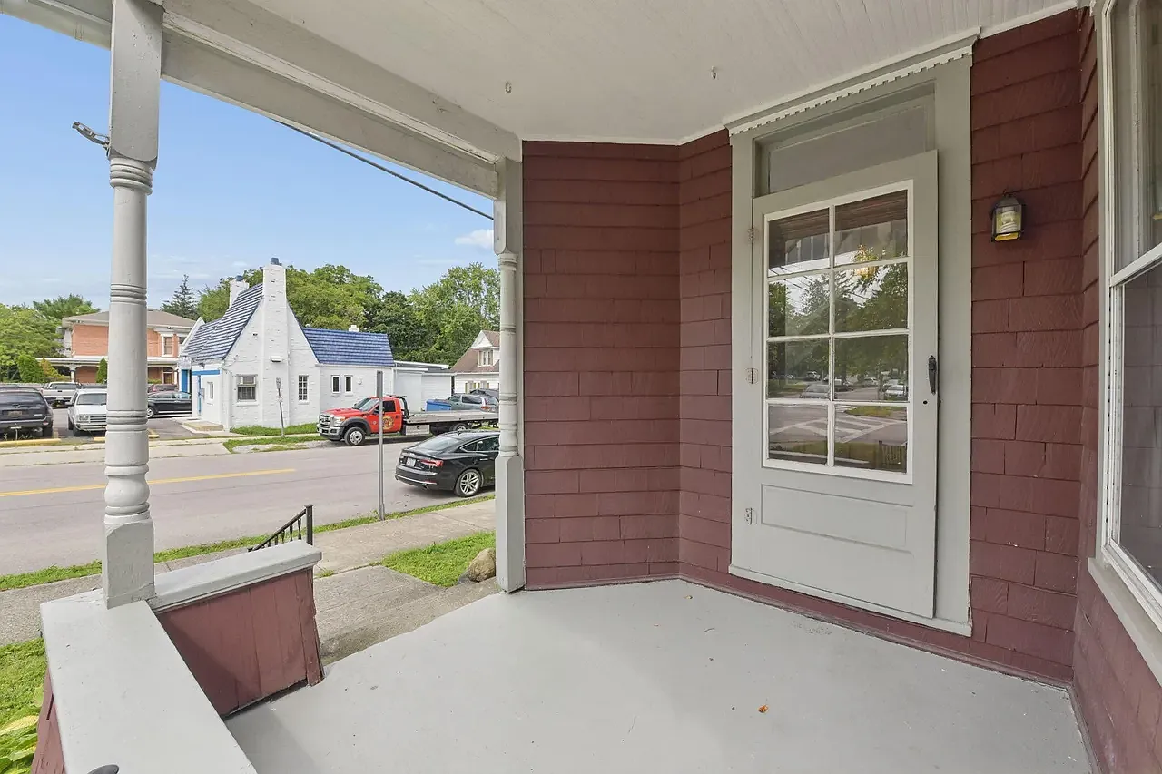 3 bed, 1.5 bath, 1600 sqft, $2,250 — Photo 3