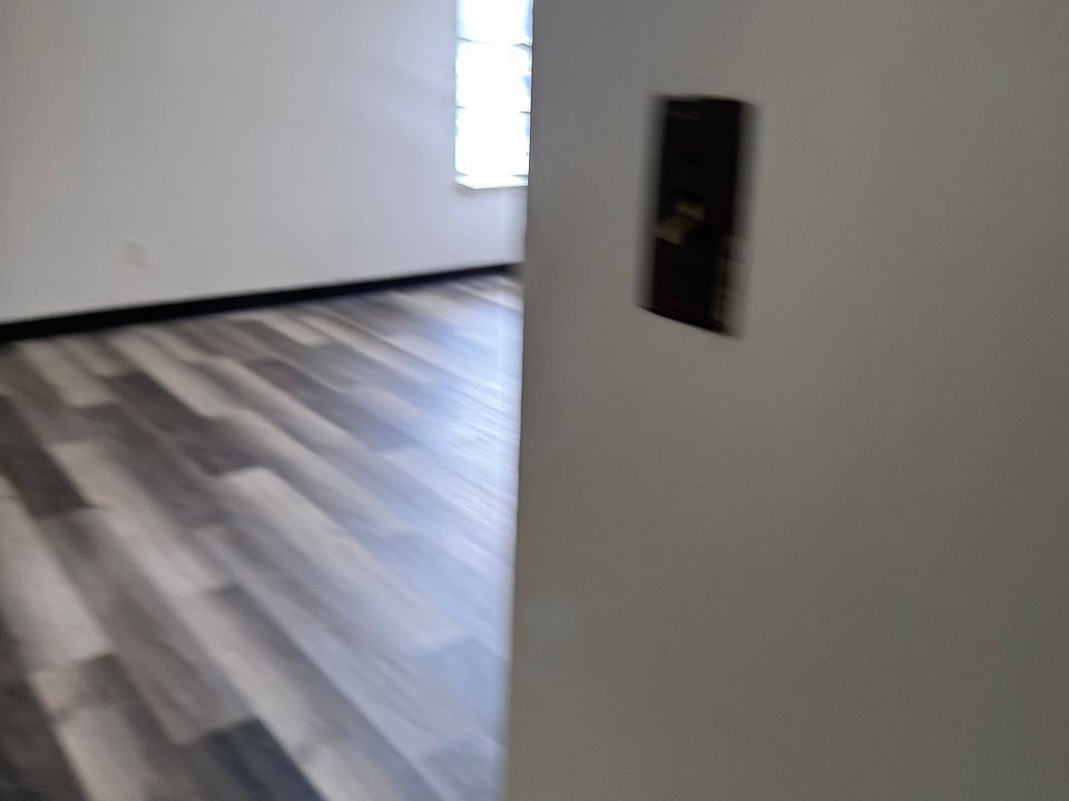 2nd image of 602 W Le Fevre Rd #114