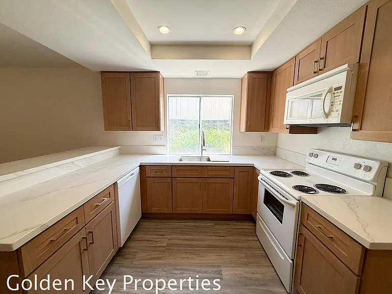 3532 Skyhaven Ln — Photo 7