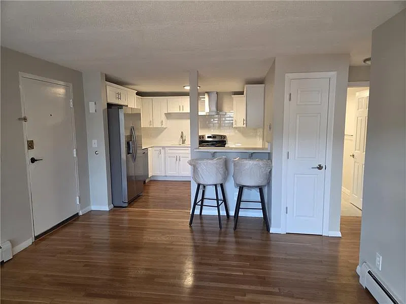 346 Lincoln St — Photo 3