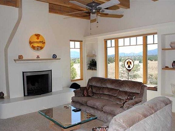 4th image of 19 Canada Vista Dr