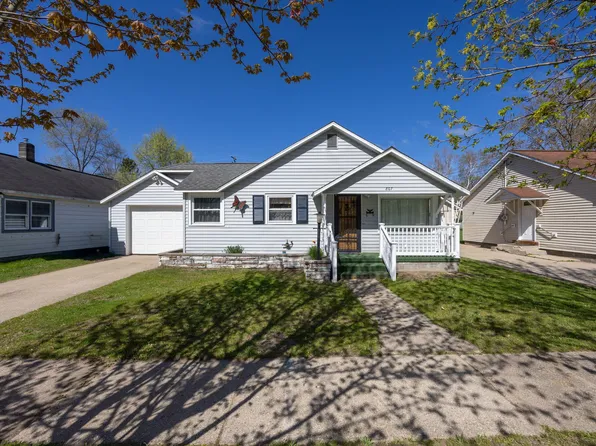 807 N Pine St, Evart, MI 49631