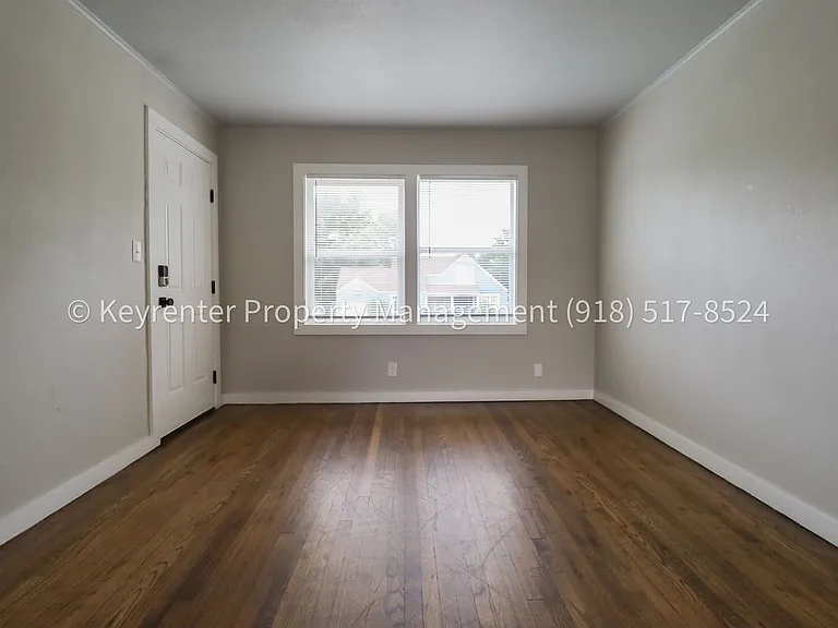 E Independence St Fourplex — Photo 7