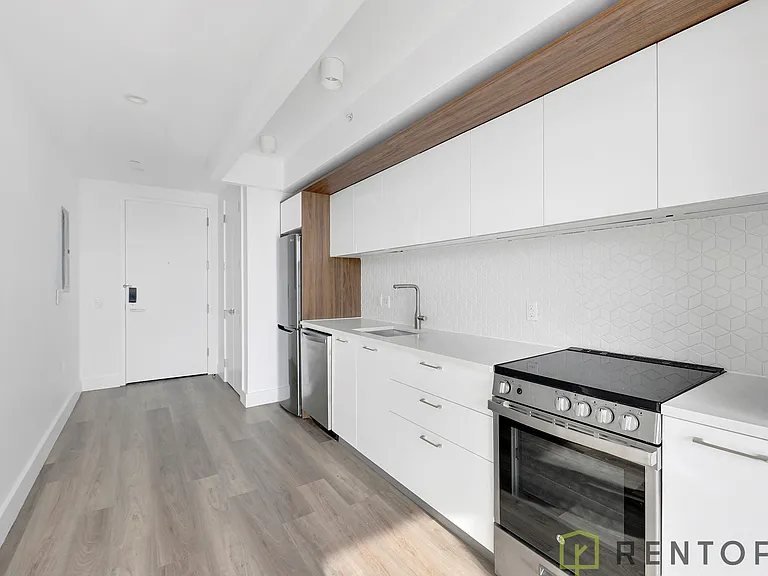 224 E 135th St #1902N — Photo 4