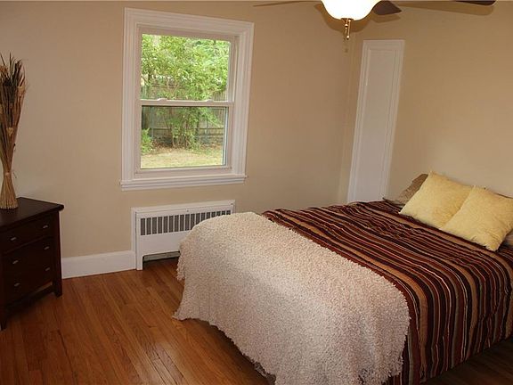 5th image of 270 Squantum Dr