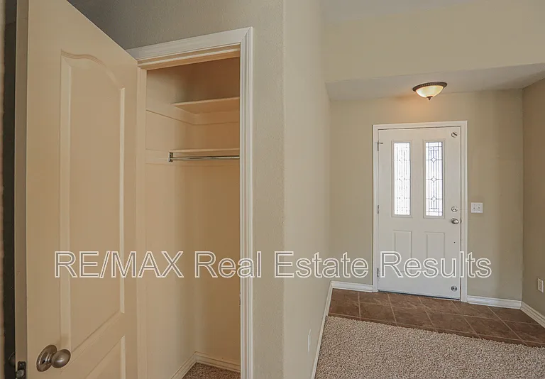 6303 S 37th St — Photo 29