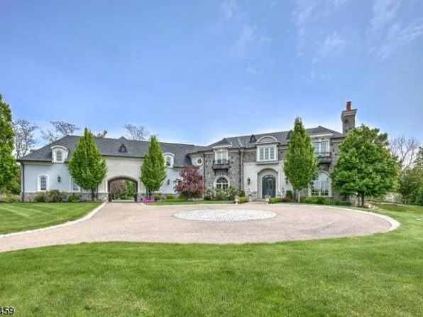 8 Halsey Farm Rd, Lebanon, NJ 08833