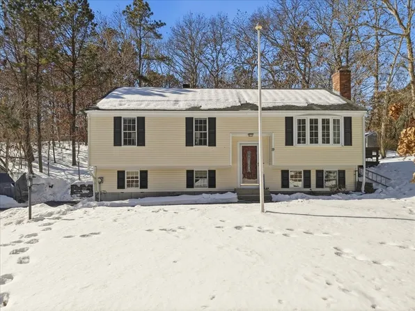19 Emerald Way, Forestdale, MA 02644
