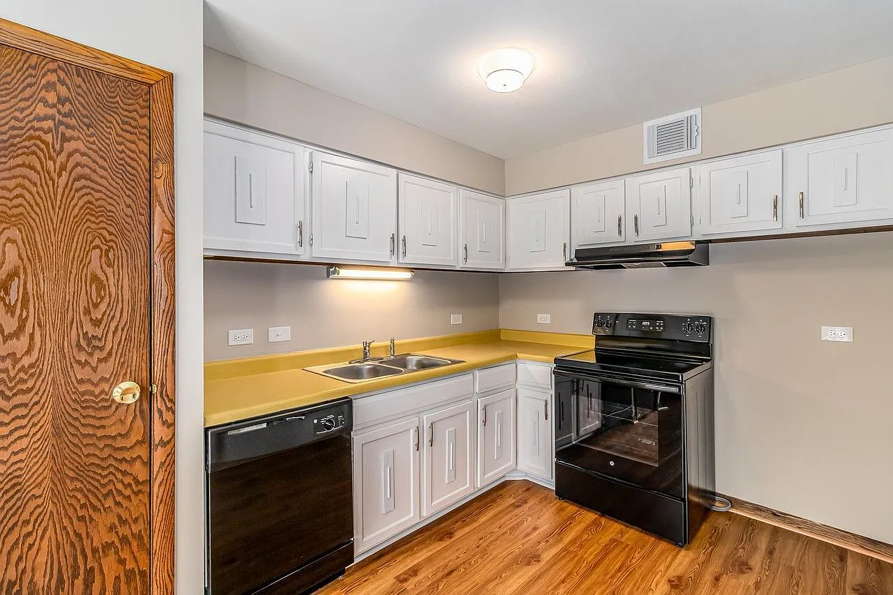 1454 Carol Ct — Photo 4