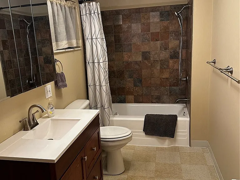 4743 Butler St #1 — Photo 11
