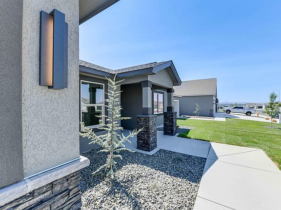 2nd image of 10410 Chinook Dr