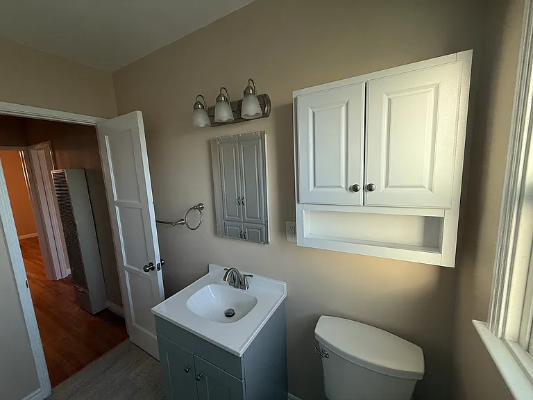 1000 N Glenoaks Blvd N #1000 — Photo 8