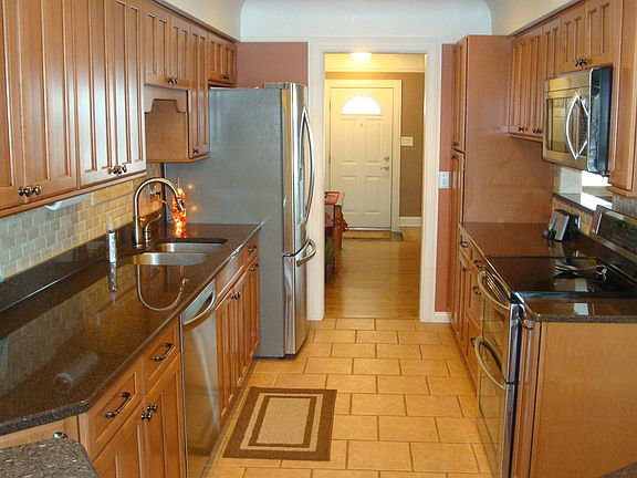 2nd image of 51034 Kingwood Dr