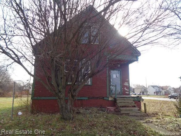 910 E Philadelphia St, Detroit, MI 48211