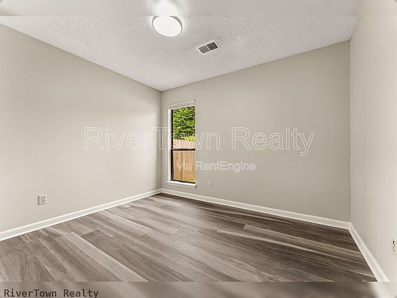 5th image of 4585 Berrypick Ln S