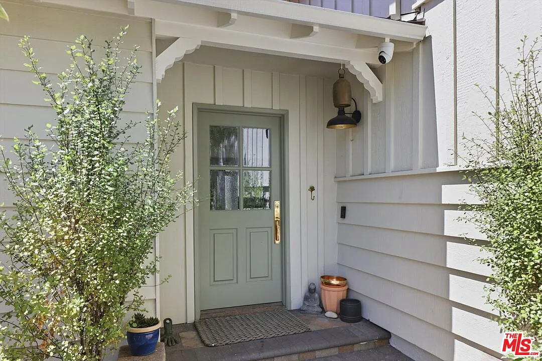 4 bed, 4.0 bath, 3026 sqft, $13,500 — Photo 4