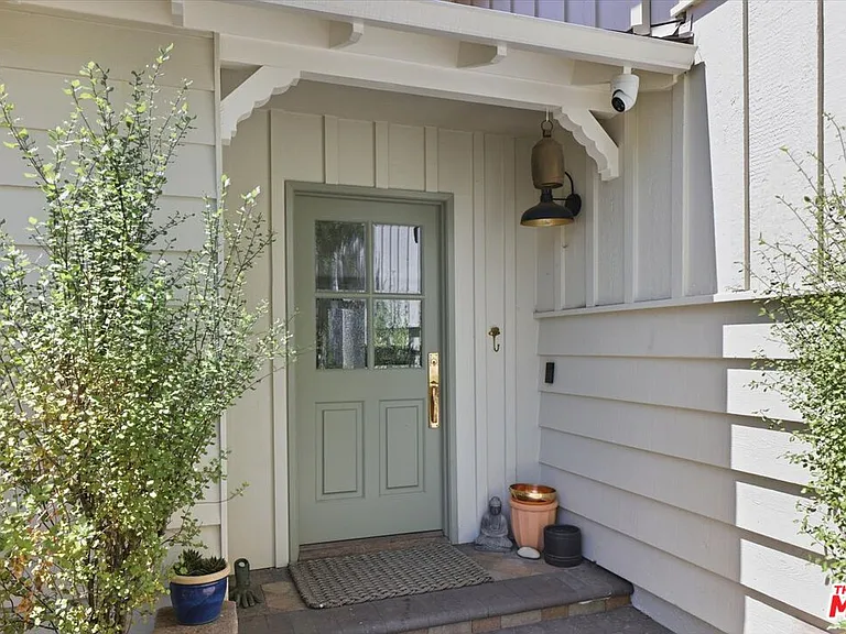 3240 Tilden Ave — Photo 4