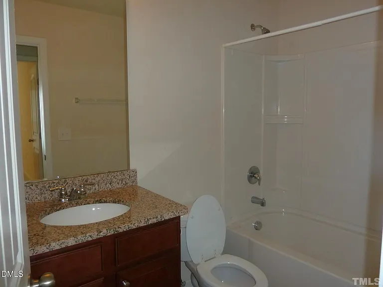 521 Denhoff Dr — Photo 8