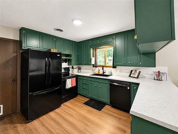 5th image of 1601 Neosho St
