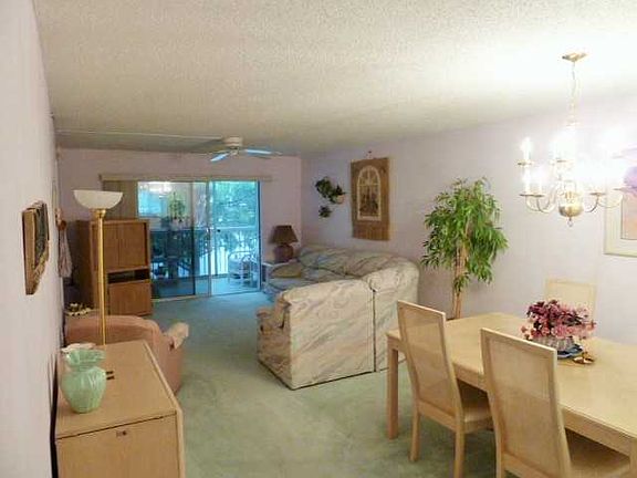 4th image of 7434 N Devon Dr #210