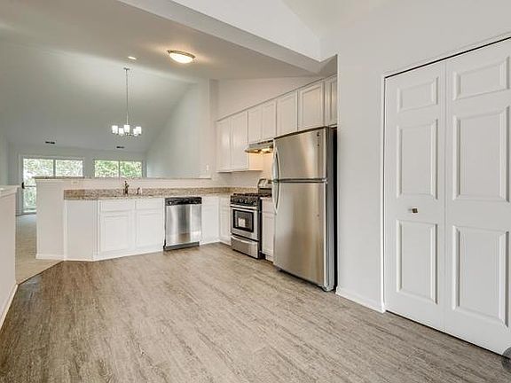 5th image of 3023 Kentshire Cir #3023