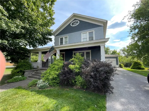 3284 Center St, Oneida, NY 13421