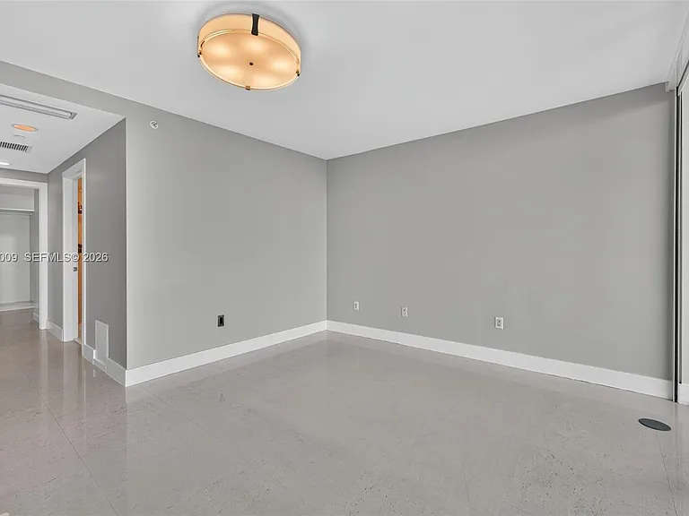 2950 NE 188th St #406 — Photo 29