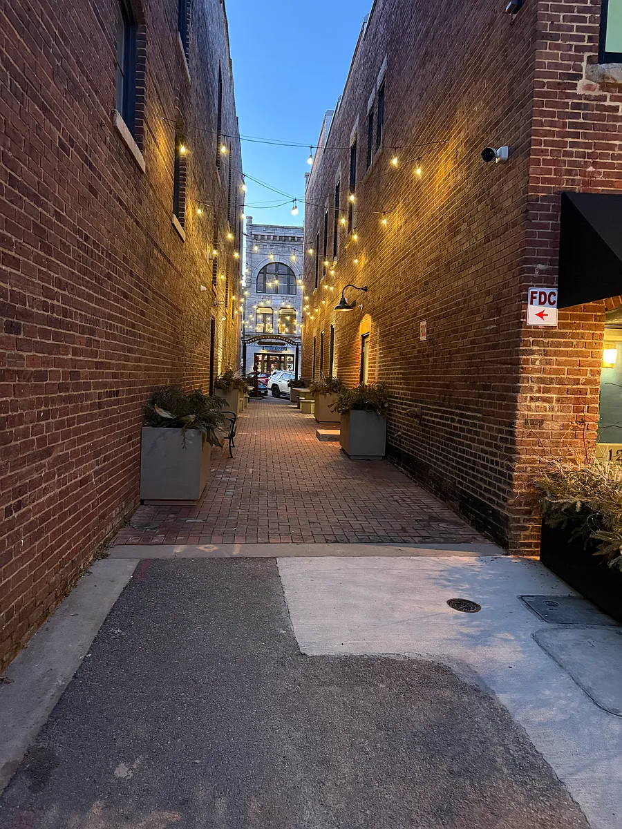 Alley & Main passage from N Main to City Parking Lot and Residential Access Points - 121 N Main St #101