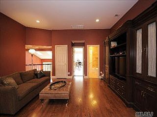 2nd image of 29 Wilkshire Cir