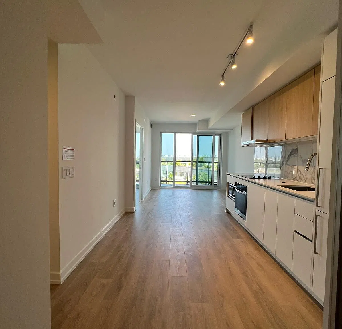 Westline Condos — Photo 2