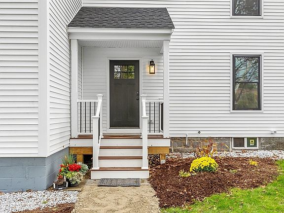 3rd image of 94 Princeton St #1