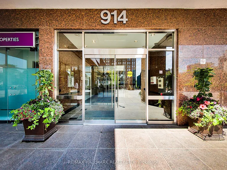 914 Yonge St #1509 — Photo 19