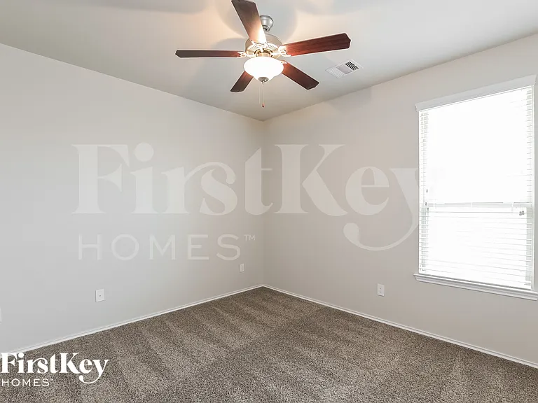 4711 Creekside Haven Trl — Photo 12