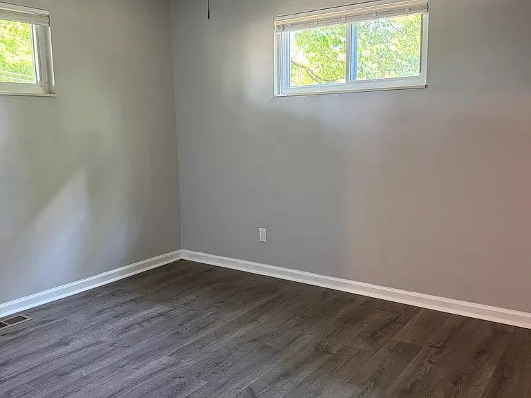 1712 Hillwood Dr — Photo 11