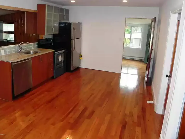 6212 Oak Ln — Photo 3
