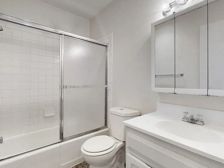 Westwood Apartments — Photo 50
