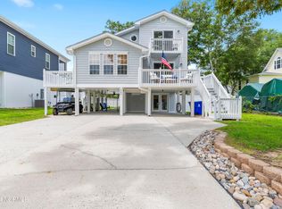 165 NE 9th St, Oak Island, NC 28465
