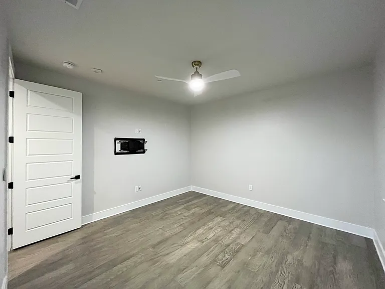 251 S Mill St #320 — Photo 34