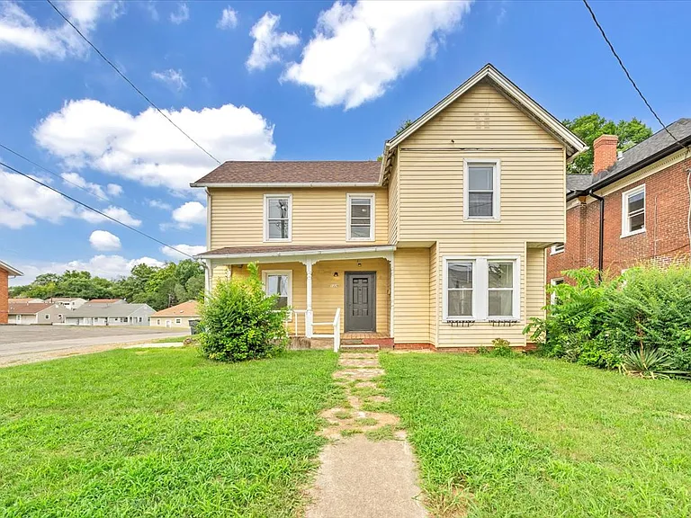 1329 Loudon Ave NW — Photo 3