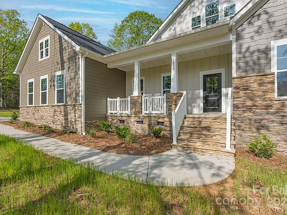 3rd image of 5013 Kings Pinnacle Dr #32
