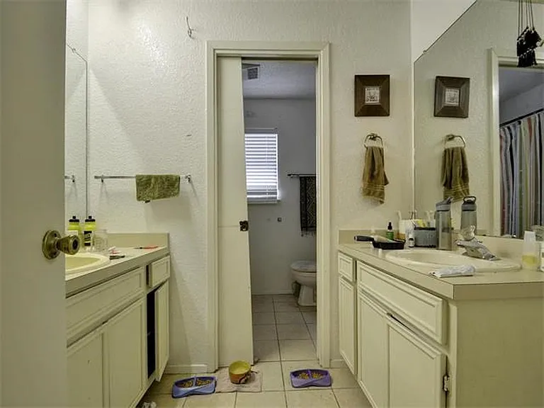 4520 Speedway #B — Photo 17