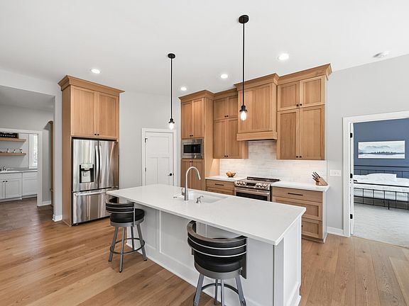 5th image of 25155 Glen Rd