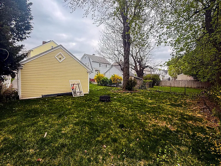 38 Grandview Ave — Photo 6