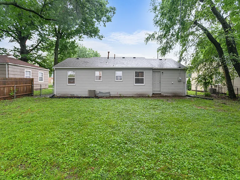 9008 E Gregory Blvd — Photo 15