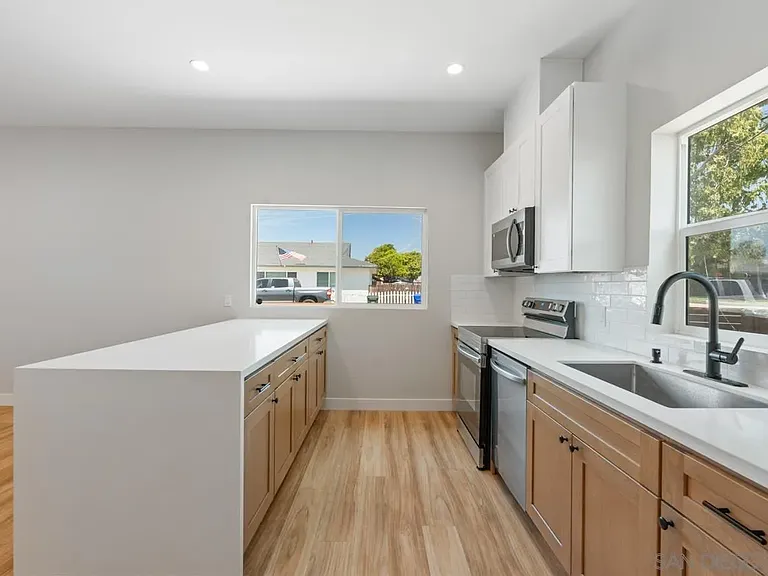 1489 Fern Ave #1 — Photo 8