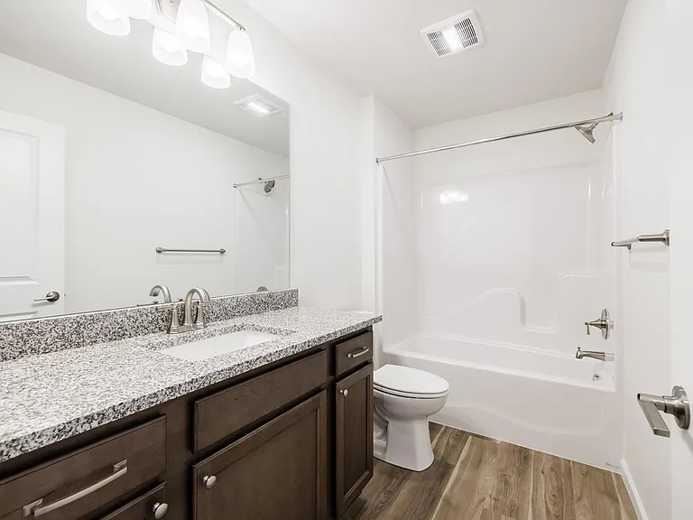 Fourmile Creek Apartments and Townhomes — Photo 36