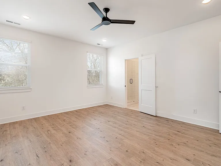 721 Caraway Ln — Photo 7