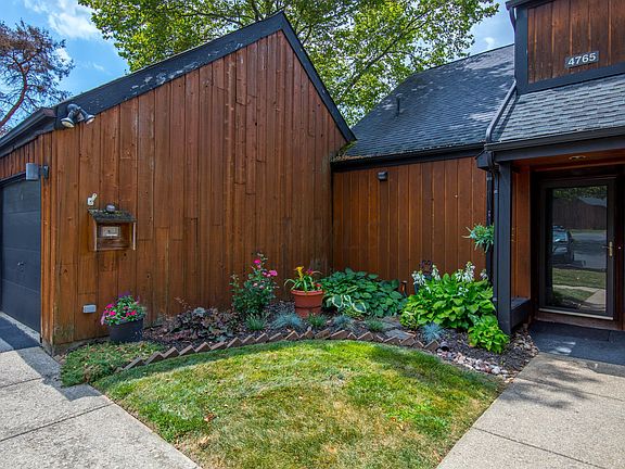 3rd image of 4765 Crazy Horse Ln